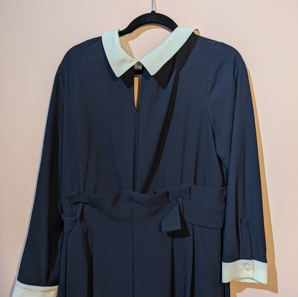 Navy collared plus size jumpsuit - Picture 2 of 4